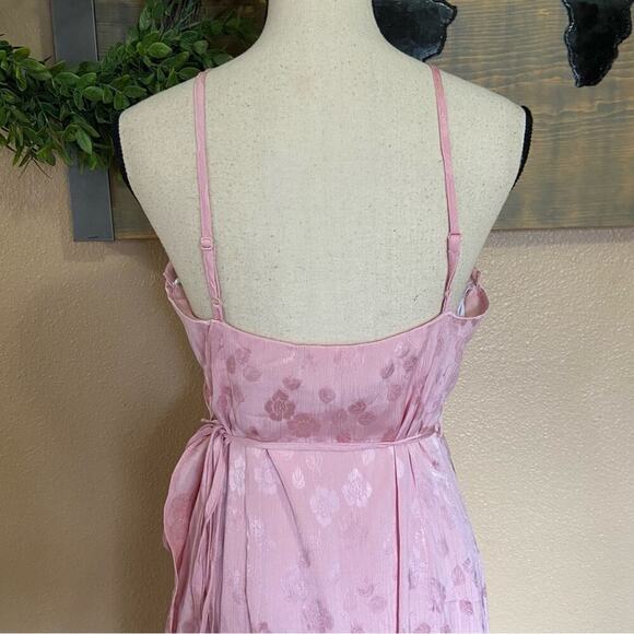 NWOT Lulus Exquisite Presence Blush Floral Jacquard High-Low Wrap Dress - Picture 5 of 9